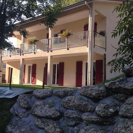 Le Mas De Servant Roulottes Et Chambres D'Hotes Auberives-en-Royans Exteriér fotografie
