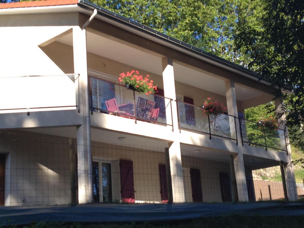 Le Mas De Servant Roulottes Et Chambres D'Hotes Auberives-en-Royans Exteriér fotografie